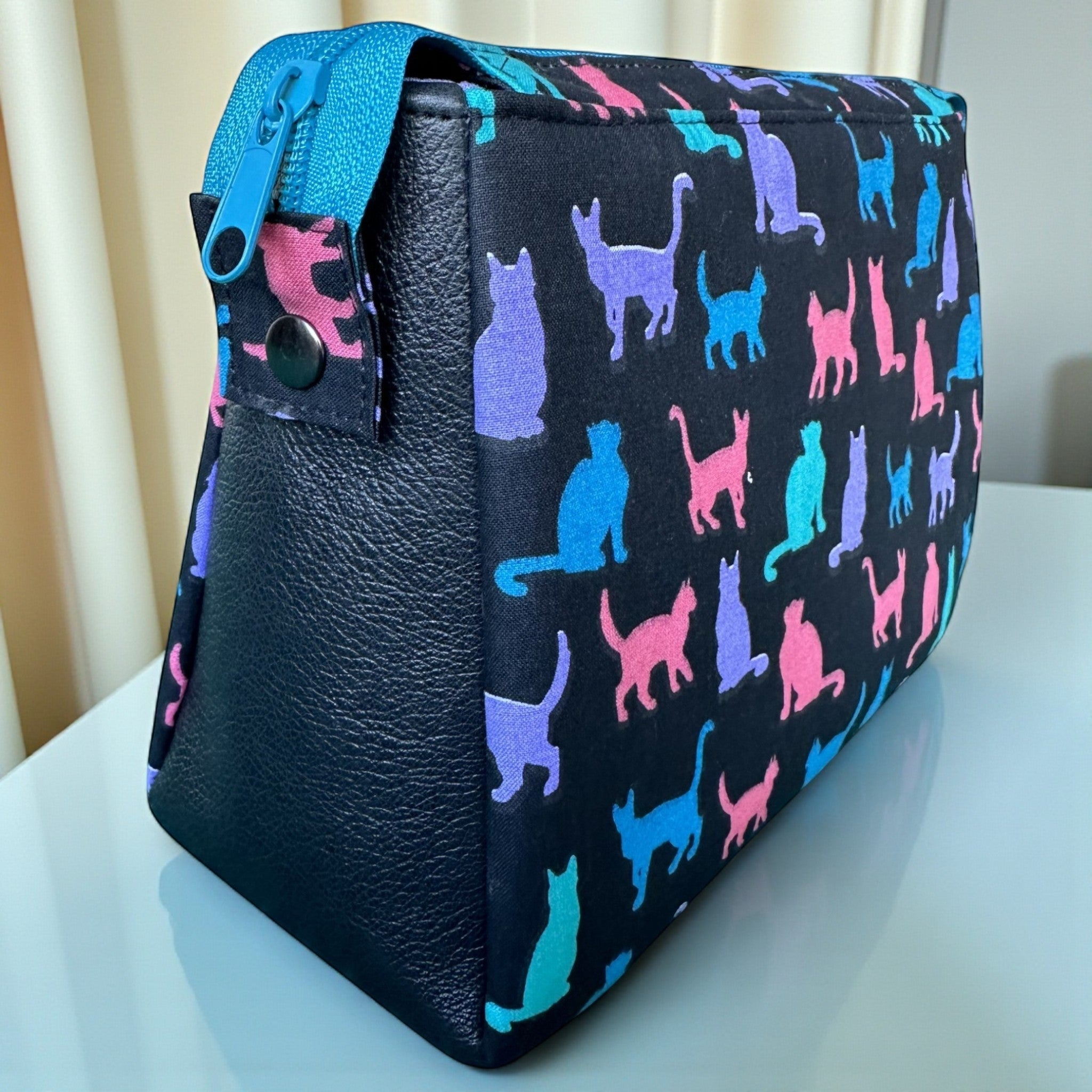 Luxury Cat Print Zipper Storage Pouch – Handmade with Leather Base